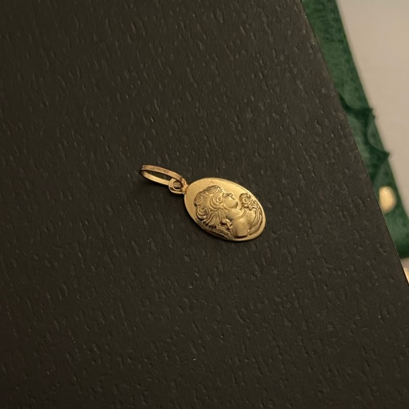 18k solid GOLD CAMEO PENDENT - Picture 4 of 7